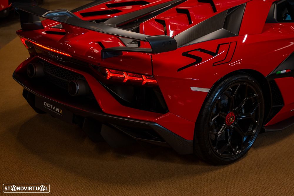 Lamborghini Aventador SVJ - 13