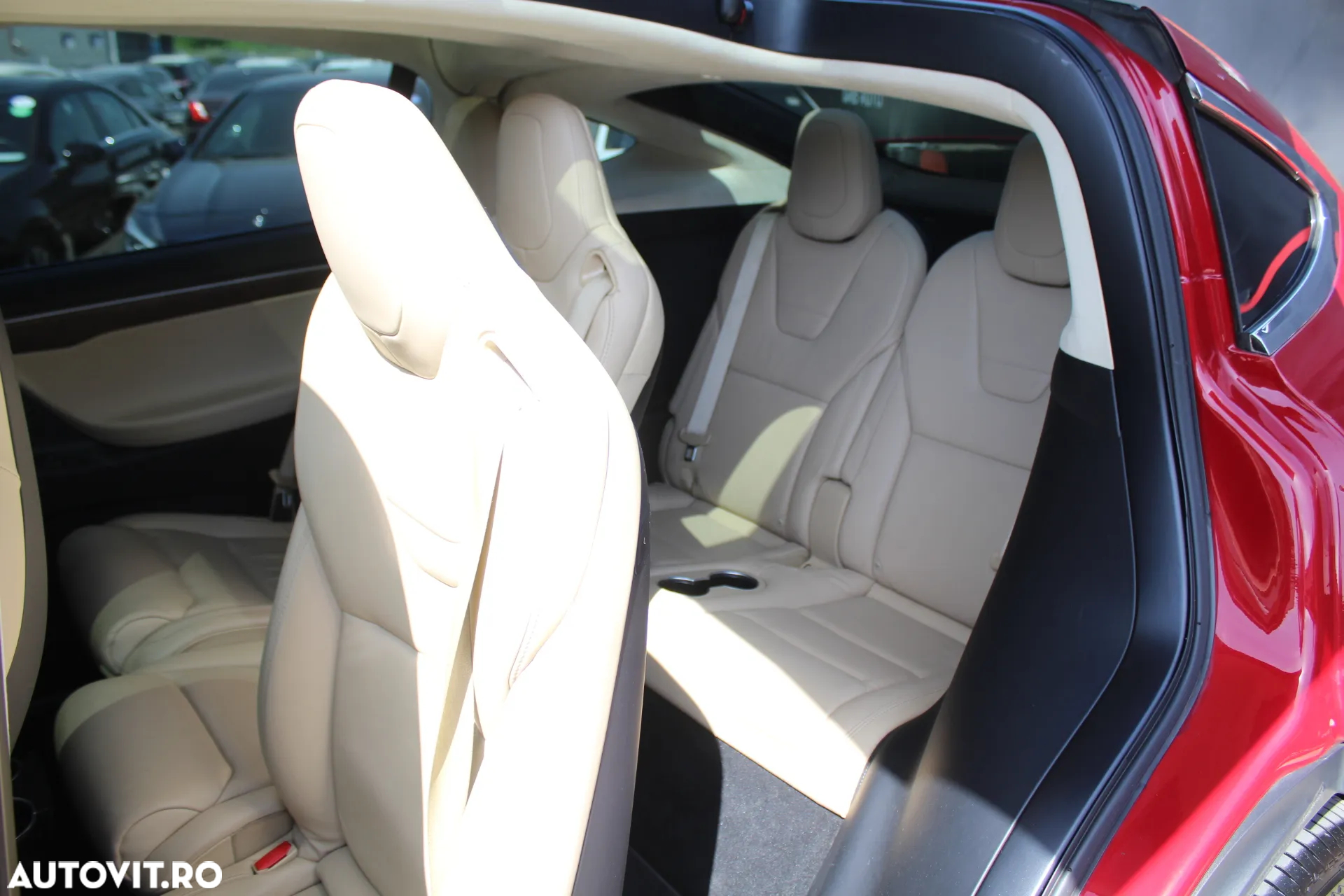Tesla Model X - 19