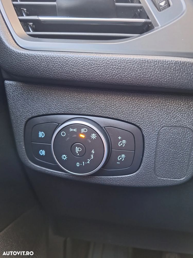 Ford Focus 1.5 EcoBlue Connected - 12