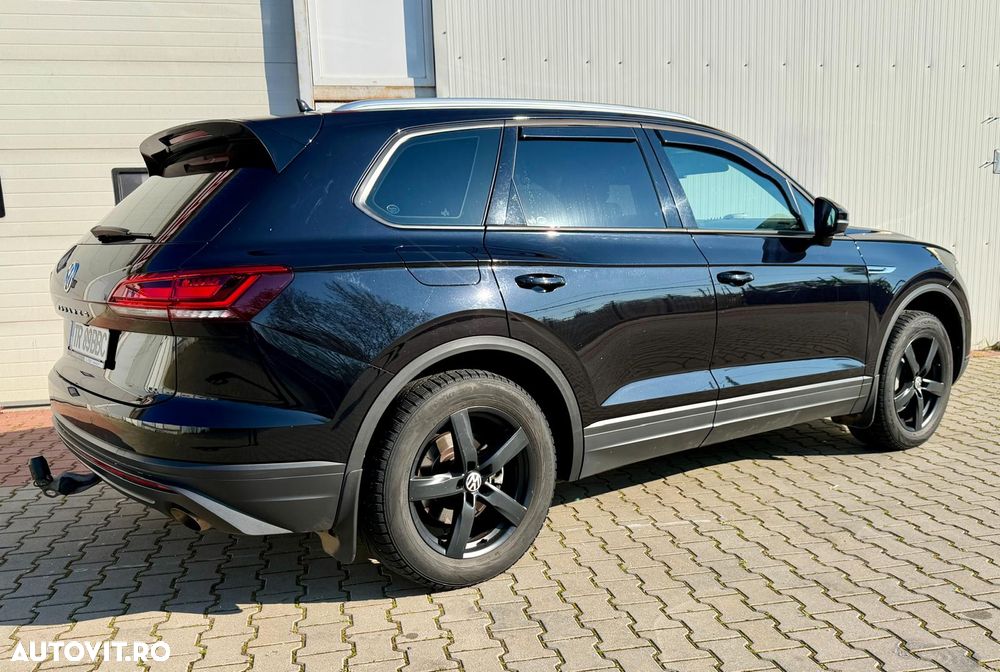 Volkswagen Touareg - 2