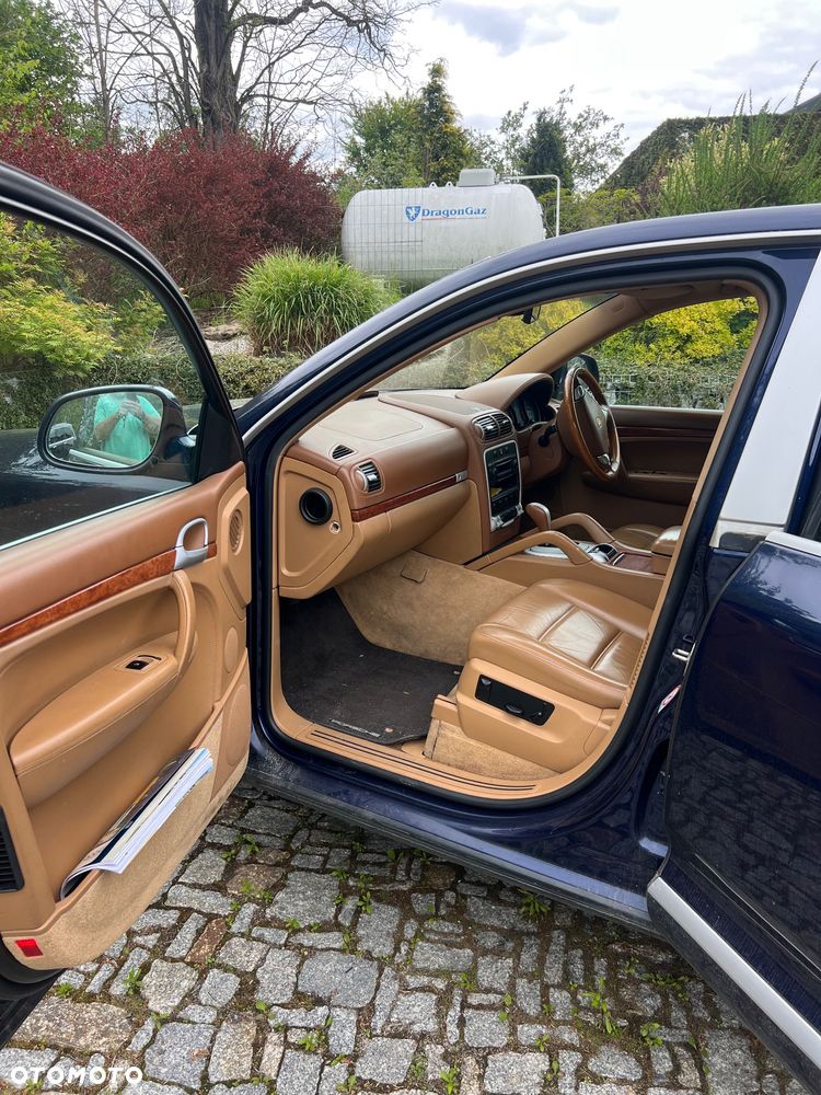 Porsche Cayenne - 6