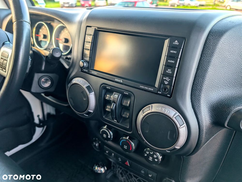 Jeep Wrangler 3.6 Unlim Sahara - 18