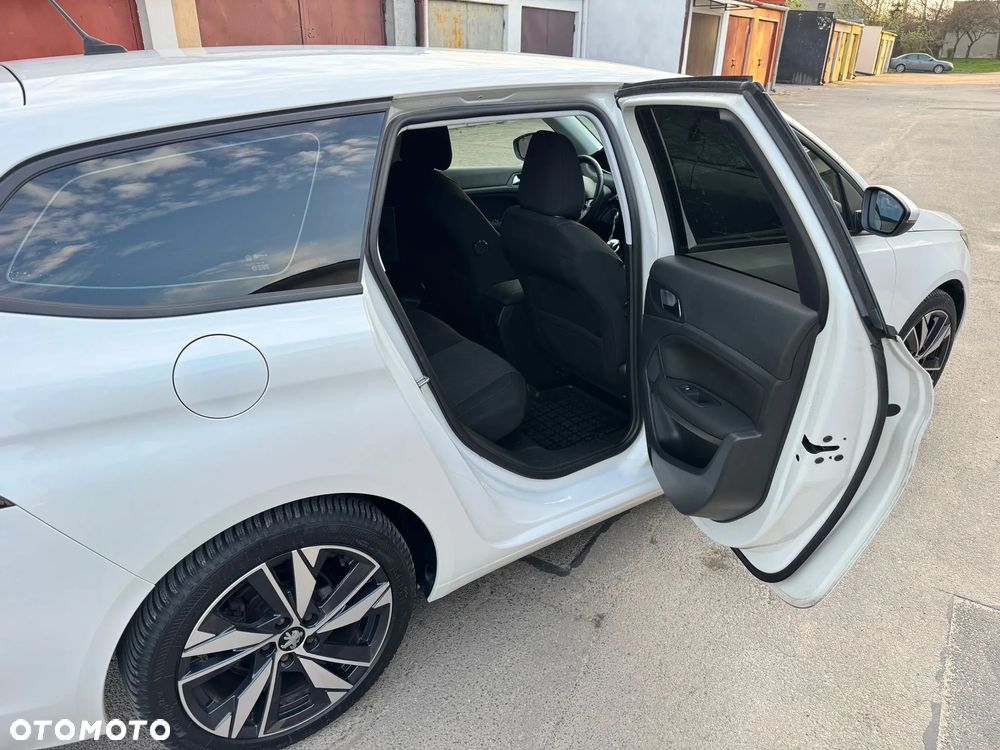 Peugeot 308 1.6 e-HDi Allure S&S - 18