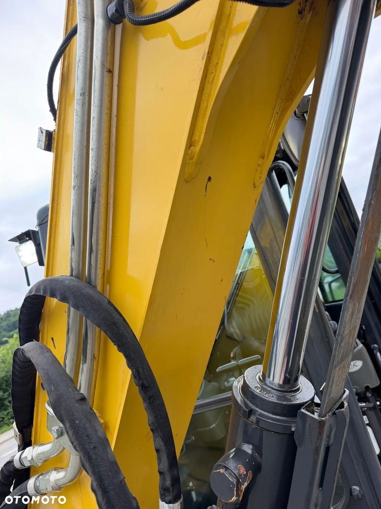 Yanmar VIO50-6A Koparka Gąsienicowa 5 ton jak Nowa z Salonu 2018 rok. 1900 mtg. Szybko-złącze. Łyżka uchylna Hydraulicznie. 3 łyżki Oryginalne skandynawskiego typu. Yanmar silnik 4 cylindry! Maszyna z Norwegii. DEKRA 2026rok AKTUALNA! Dokumentacja! Pompa ON. ani deka luzów i wycieków! OKAZJA Linia Hydr. Plus. Długie ramię PLUS. Oświetlenie LED. Gąski bardzo ładne. Wielka Okazja! Pełne sterowanie z dżojstików!! - 16