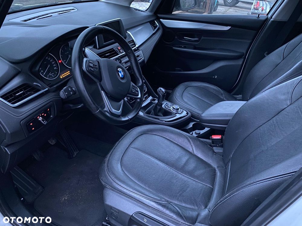 BMW Seria 2 216d - 6