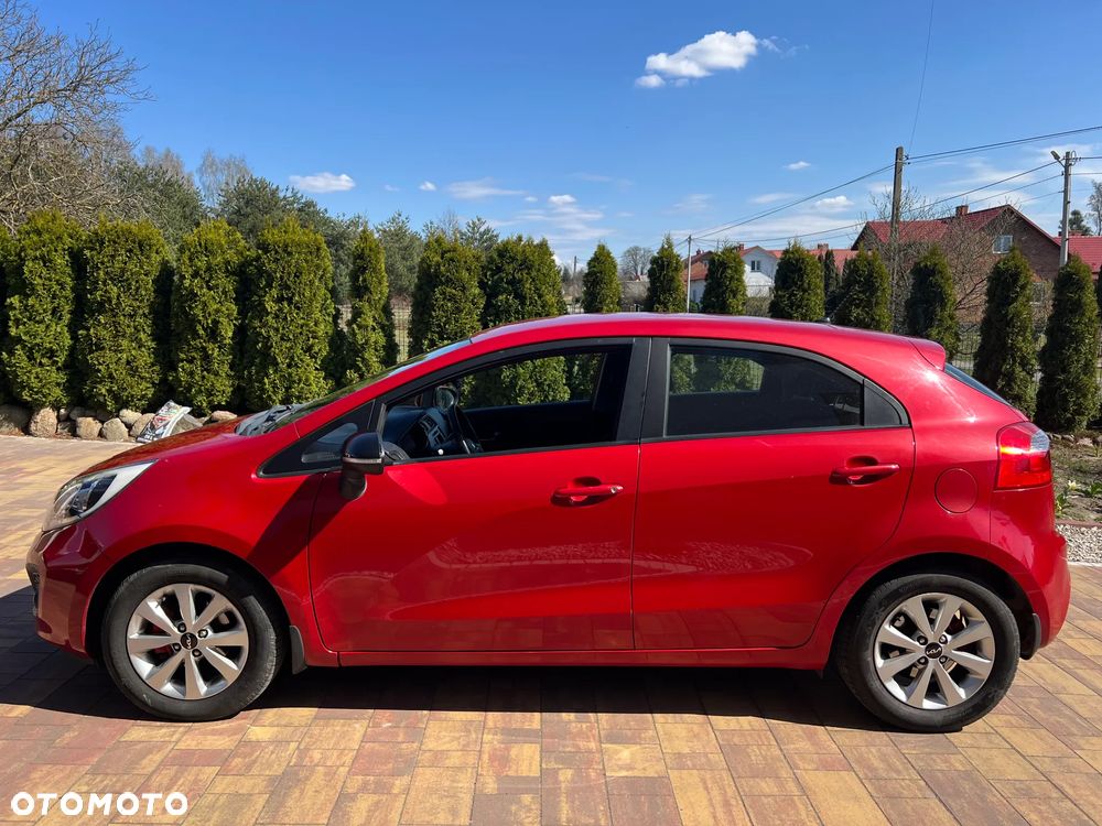 Kia Rio 1.2 L - 2