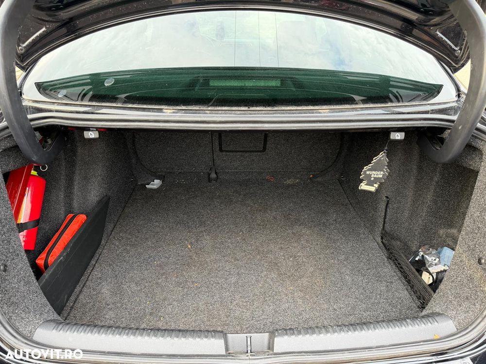 Volkswagen Jetta - 11
