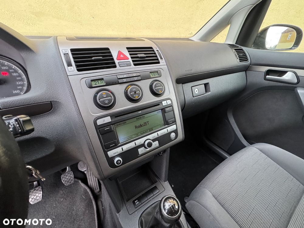 Volkswagen Touran 1.9 TDI Highline - 11