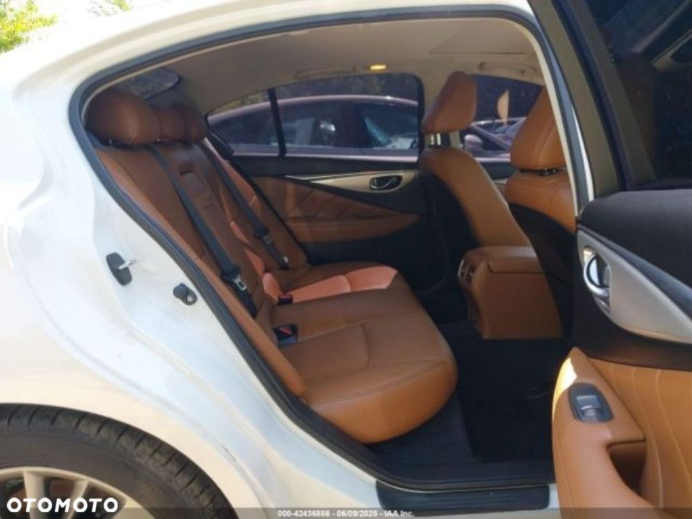 Infiniti Q50 - 10