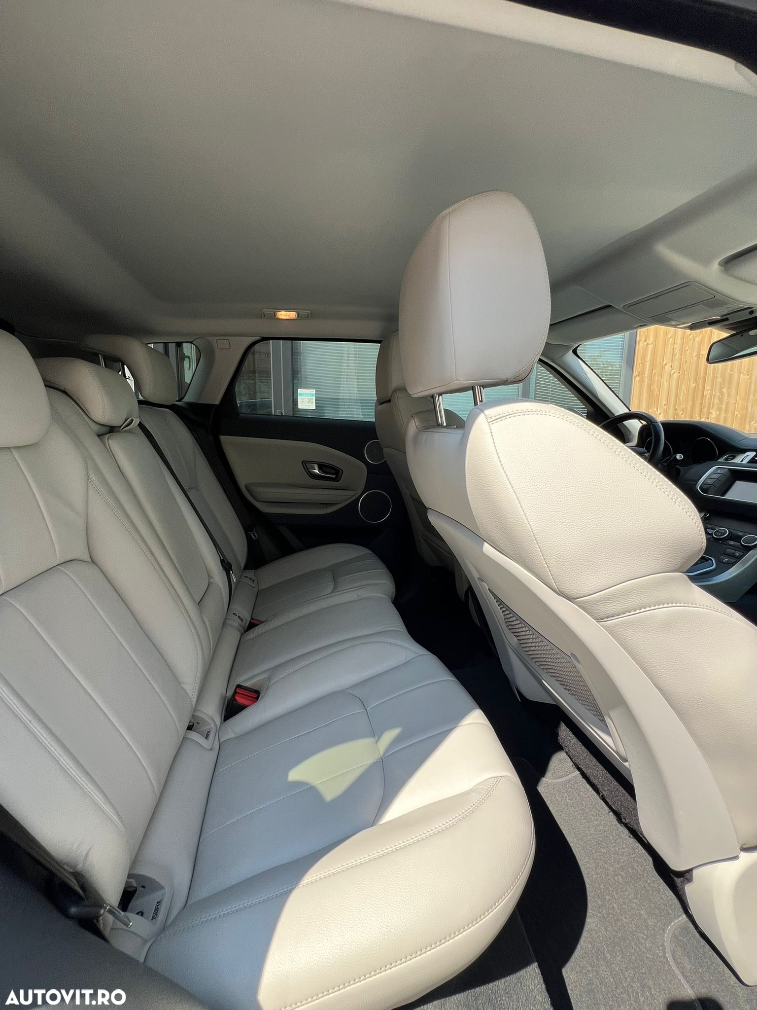 Land Rover Range Rover Evoque - 8