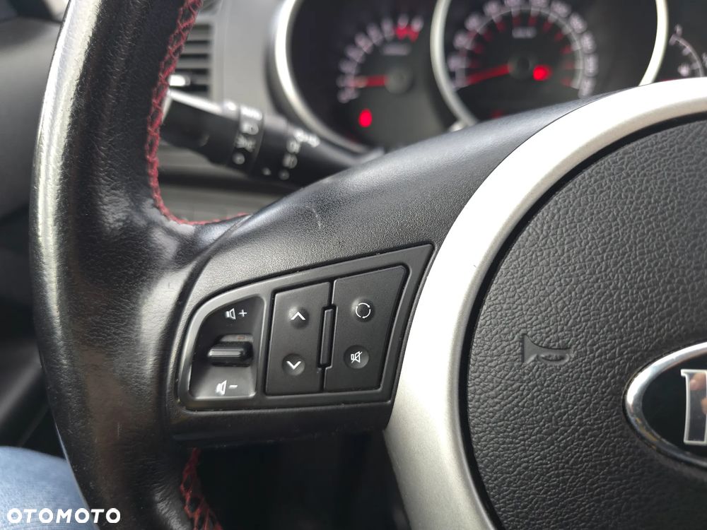 Kia Venga 1.6 L - 21