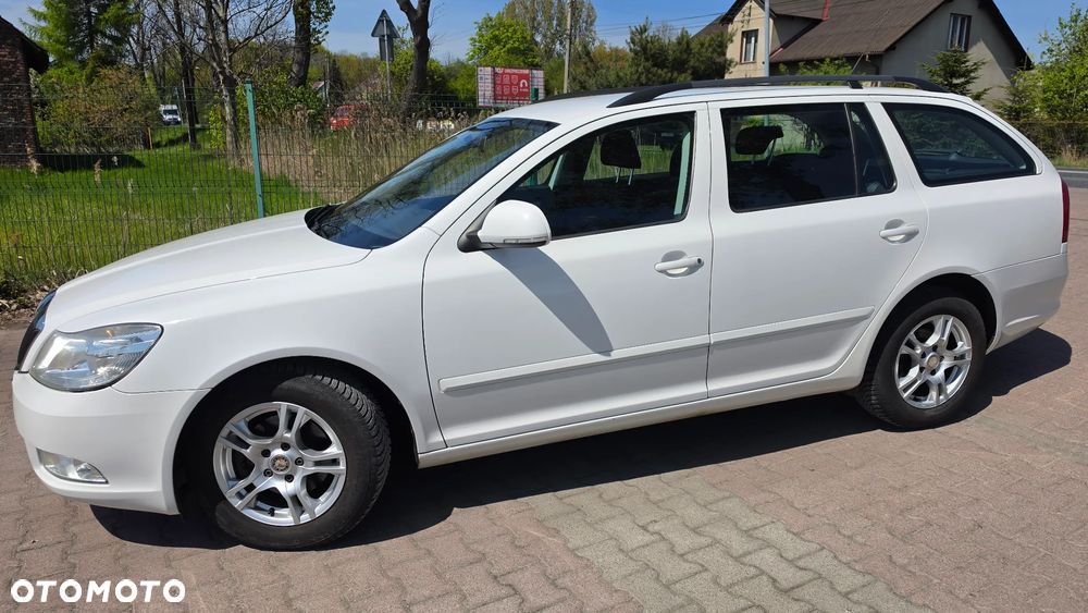 Skoda Octavia 1.6 Combi Ambiente - 29