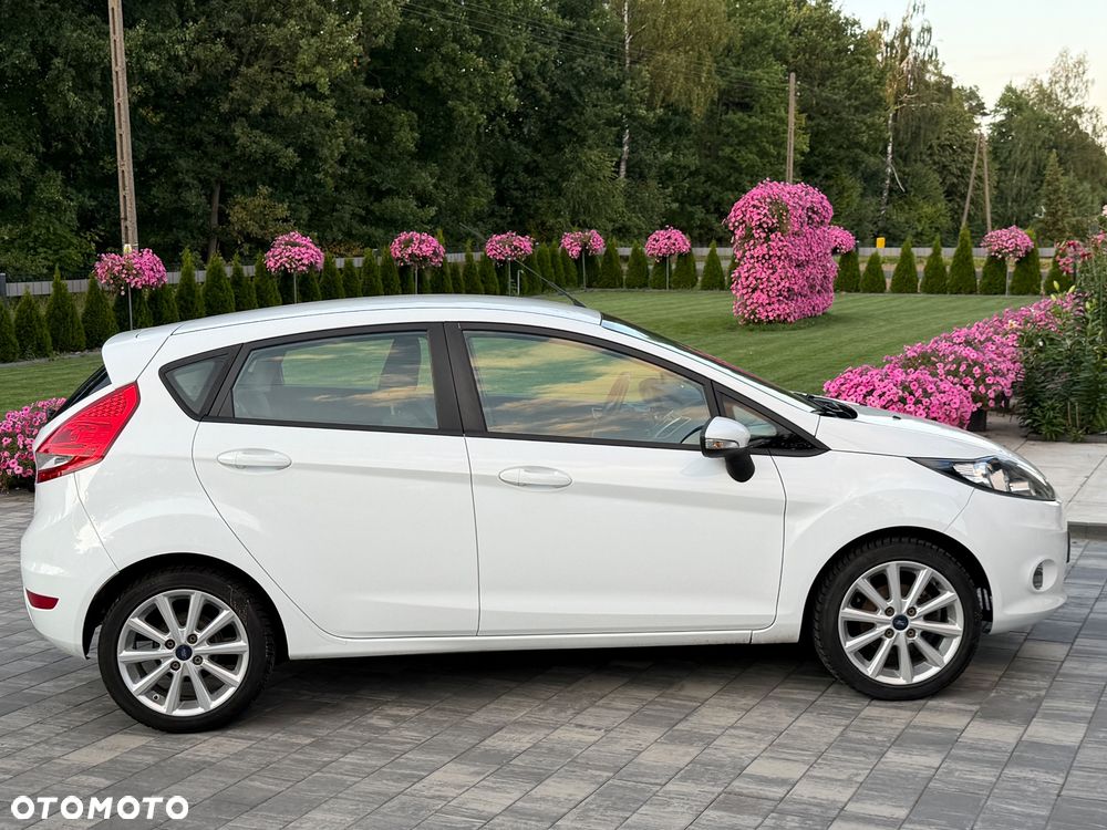 Ford Fiesta 1.25 Ghia - 11