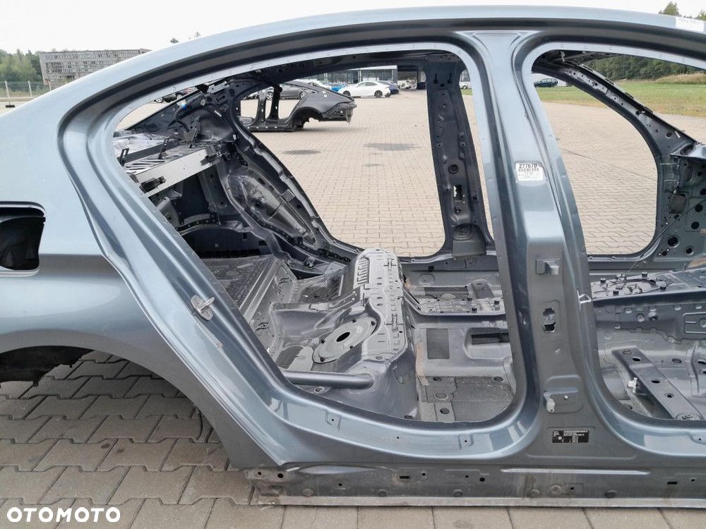BMW 5 G30 SEDAN PRÓG SŁUPEK PRAWY 2CY - 2