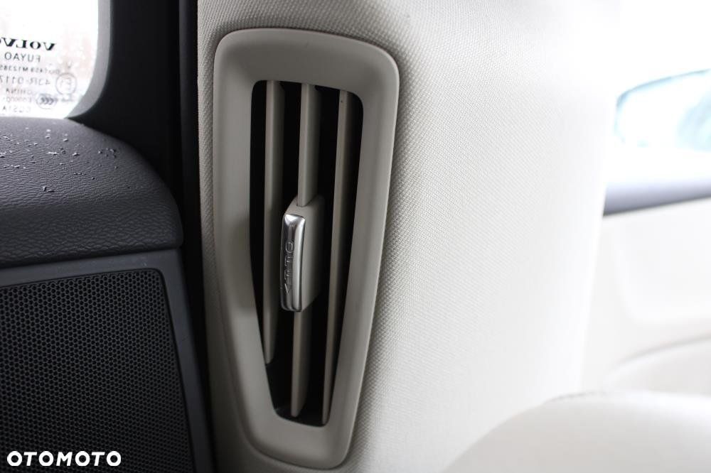 Volvo V60 Cross Country - 34