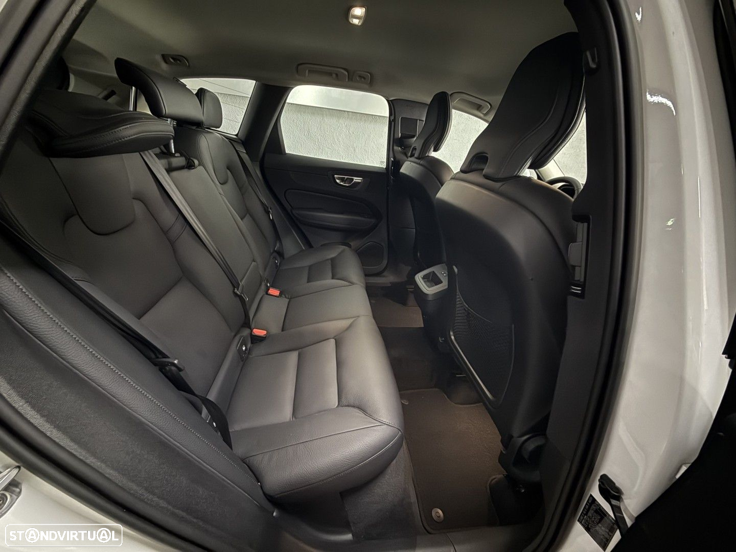 Volvo XC 60 2.0 B4 Core - 11