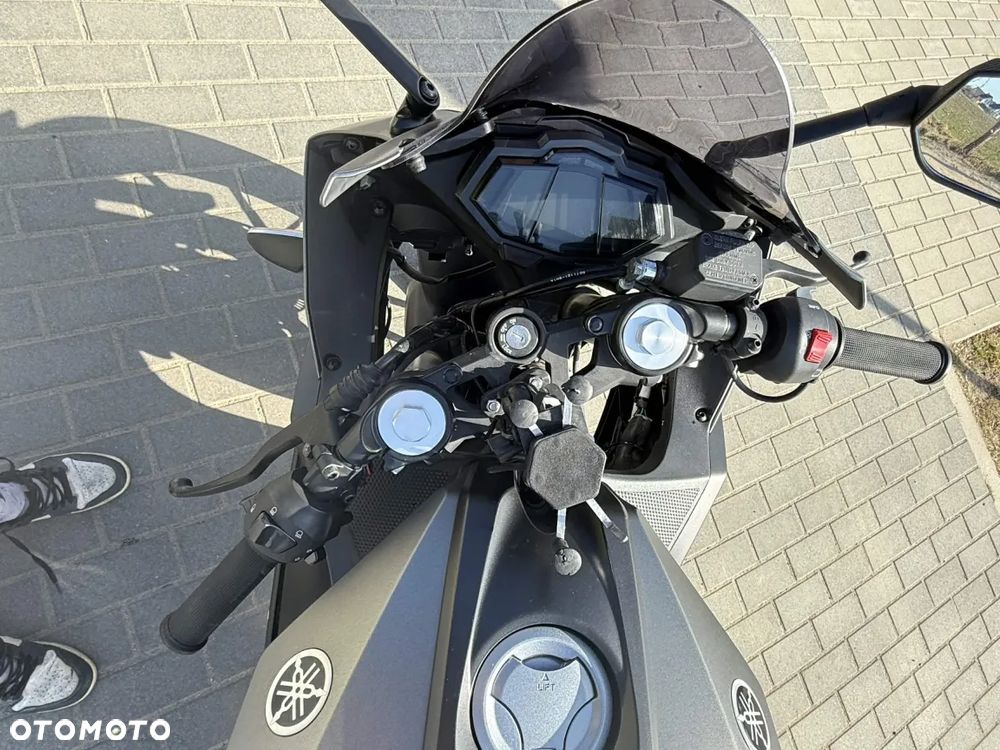 Yamaha YZF - 18
