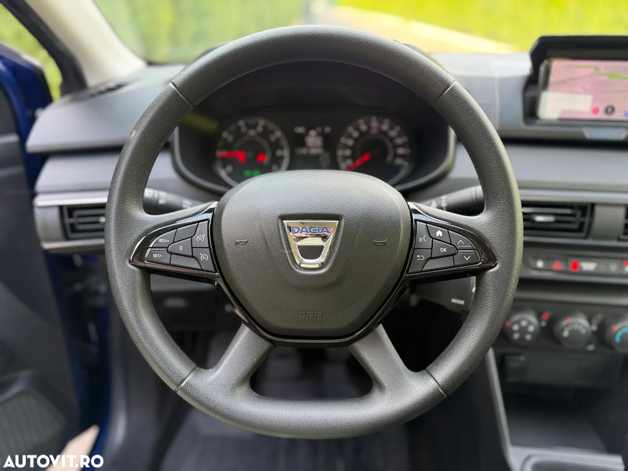 Dacia Logan TCe 90 Essential - 11
