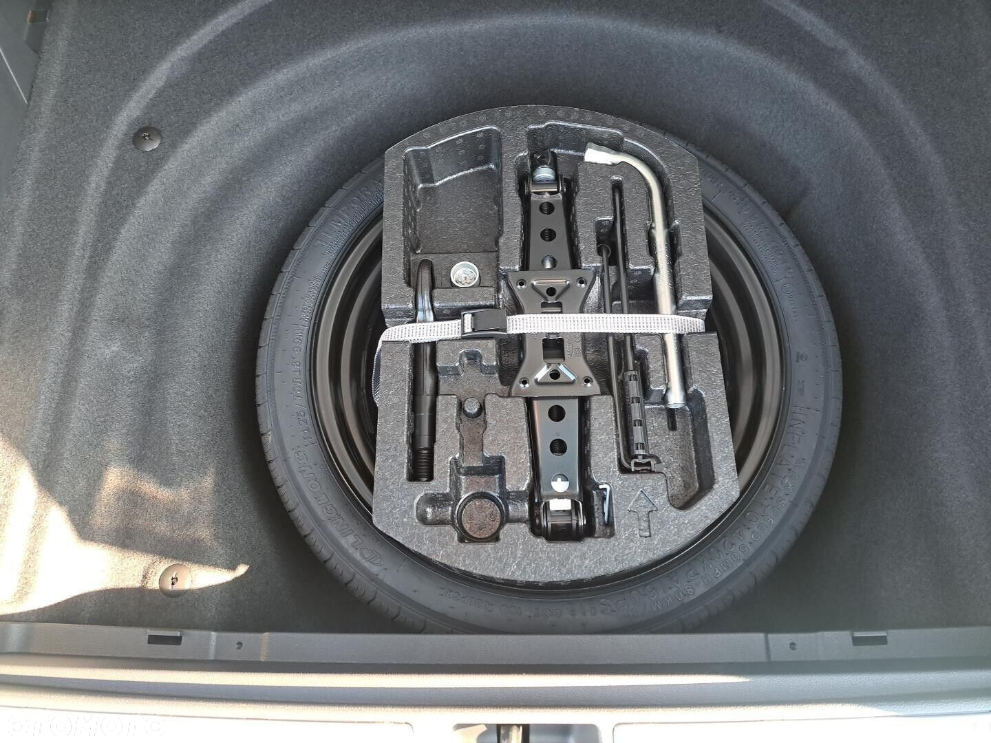 Volkswagen Passat - 21