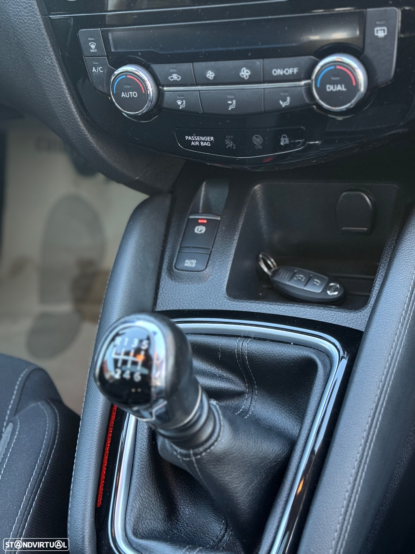 Nissan Qashqai 1.3 DIG-T N-Connecta J18 - 12