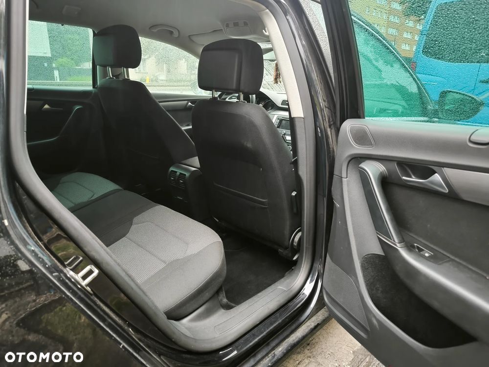 Volkswagen Passat - 15