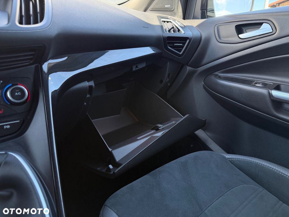 Ford Kuga 1.5 EcoBoost 2x4 ST-Line - 28