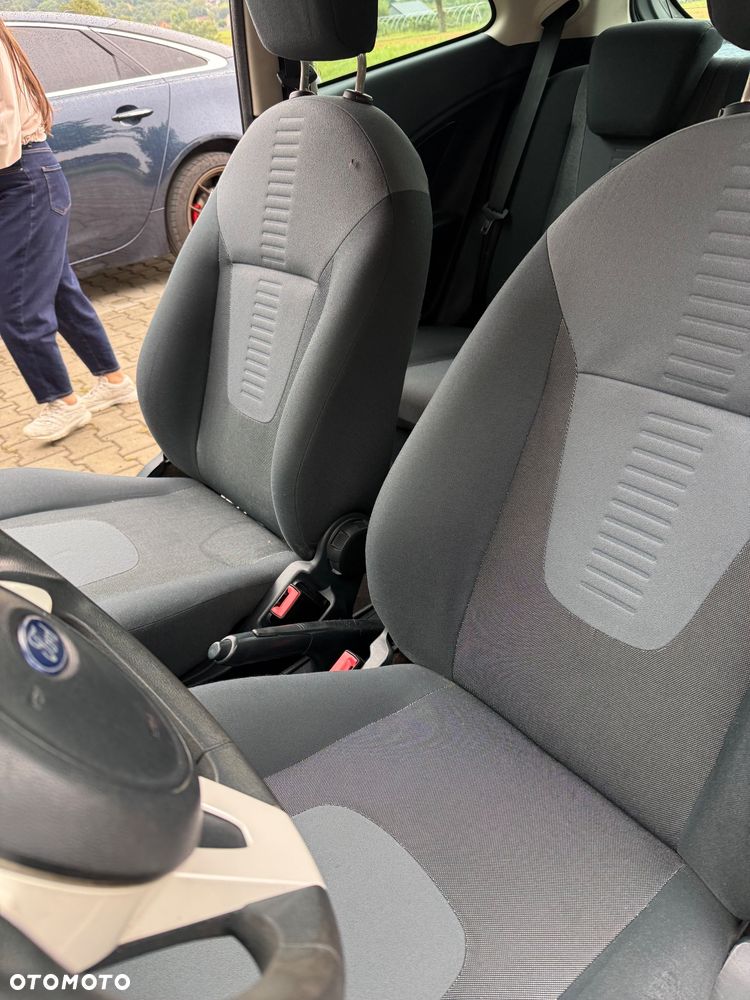 Ford KA 1.2 Titanium (air2) - 15