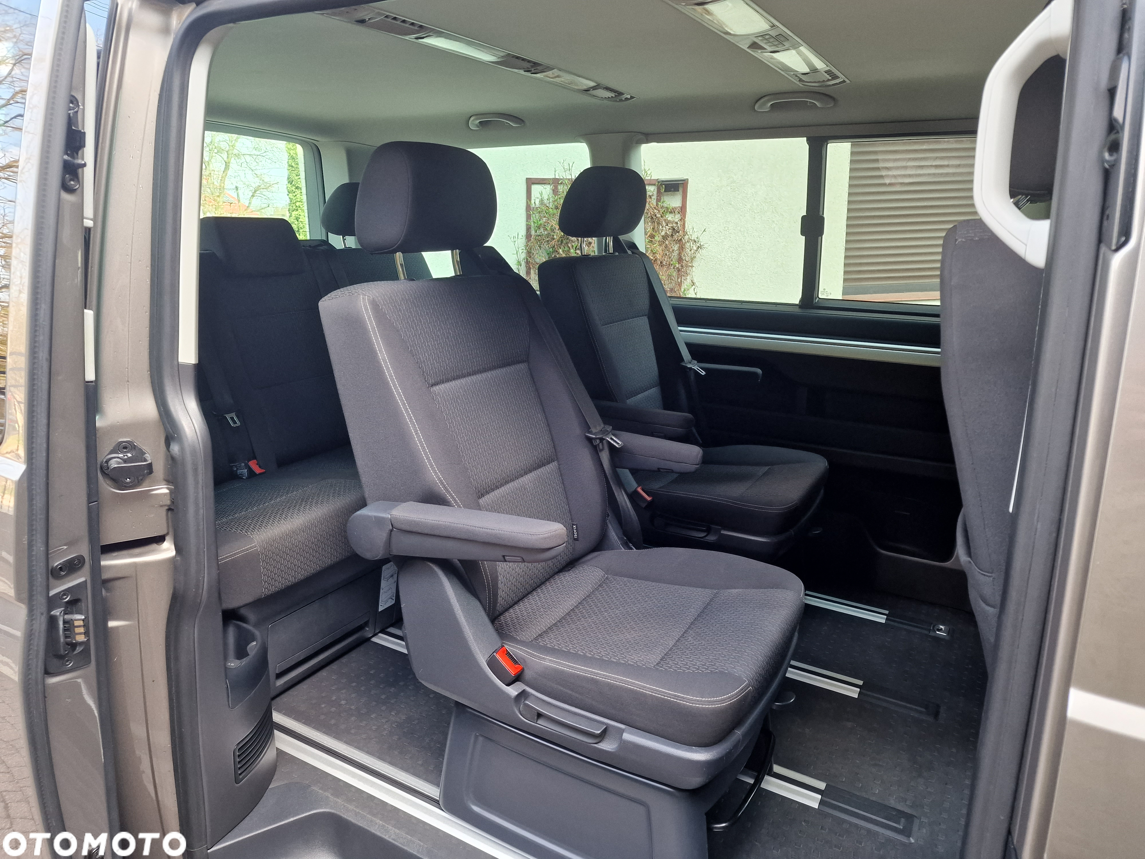 Volkswagen Multivan 2.0 TDI L1 Comfortline - 10