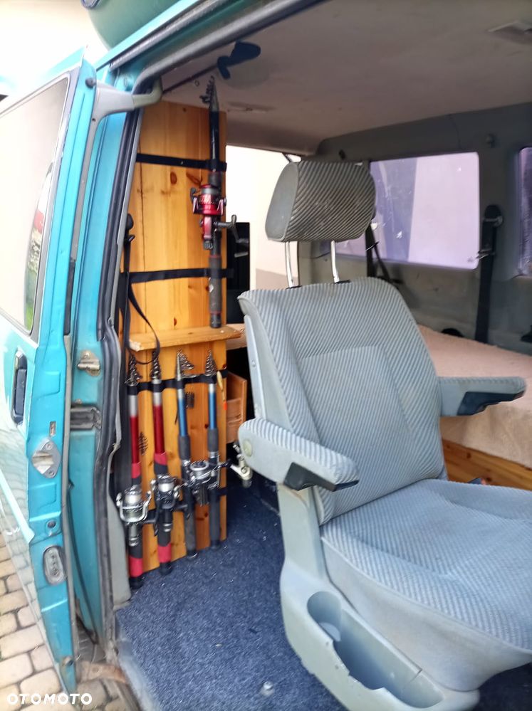 Volkswagen Transporter - 4