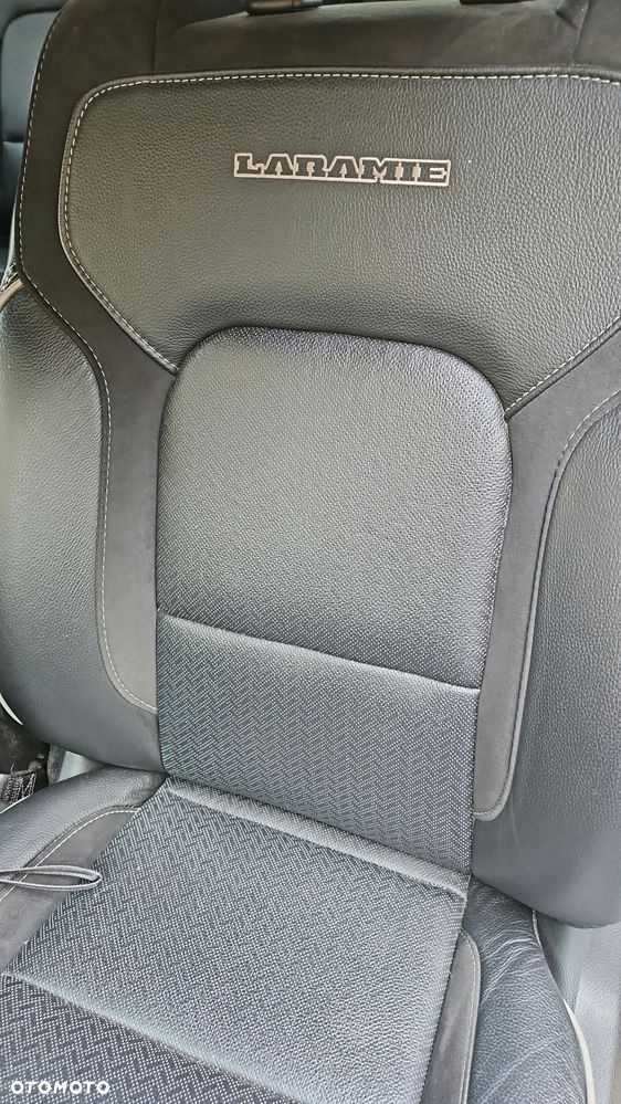RAM 1500 Crew Cab Shortbed Laramie - 11