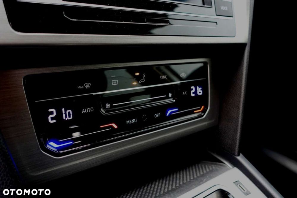 Volkswagen Passat - 12