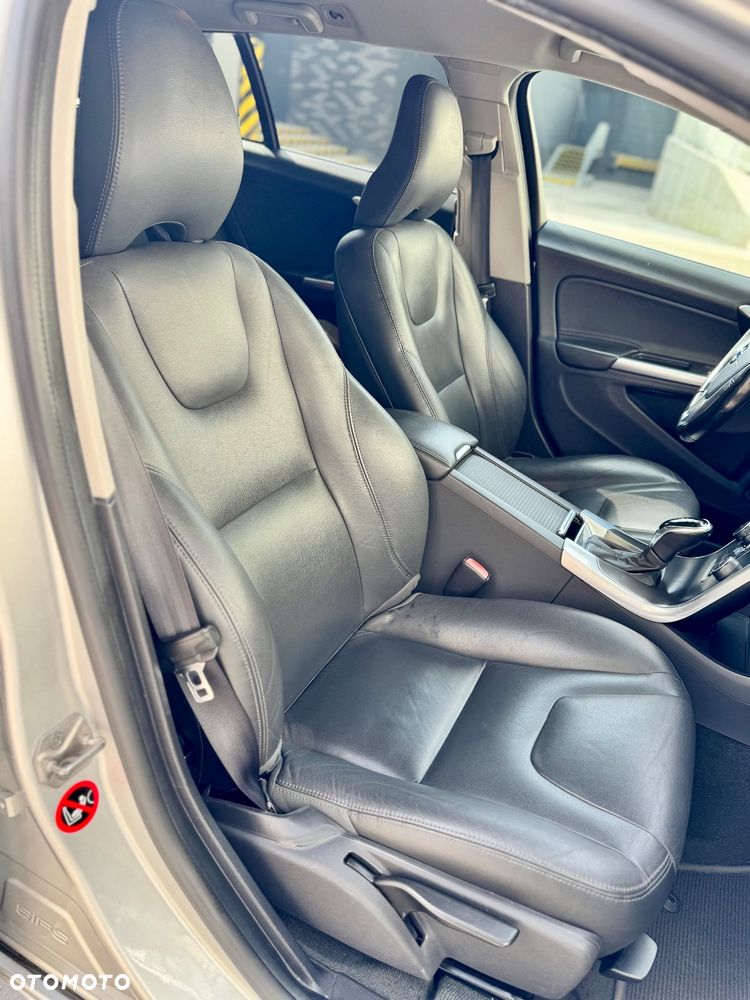 Volvo V60 D4 Geartronic Momentum - 19