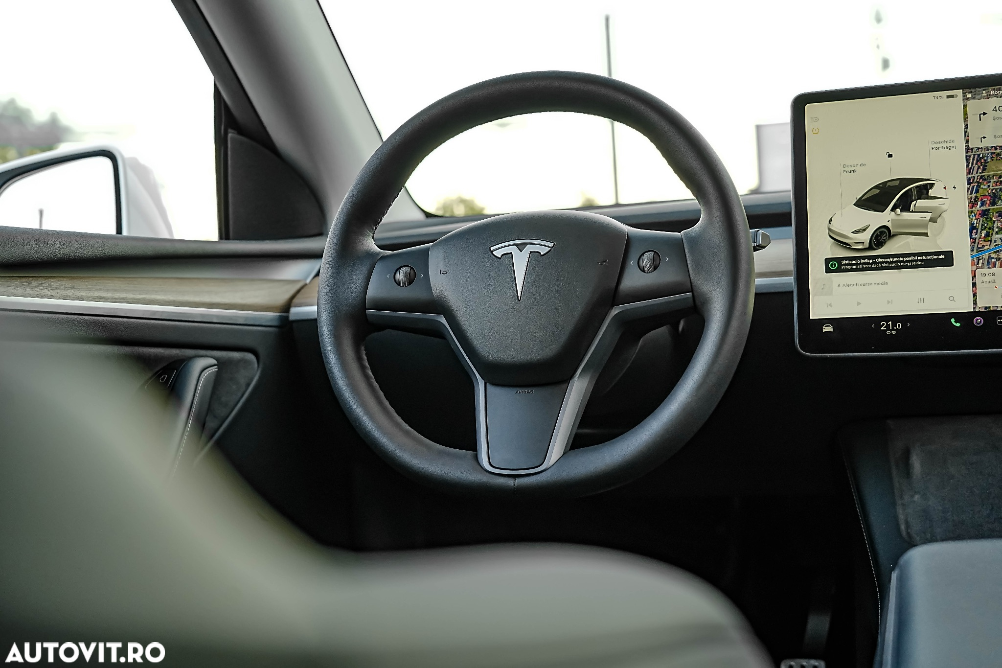 Tesla Model Y Performance Dual Motor AWD - 11