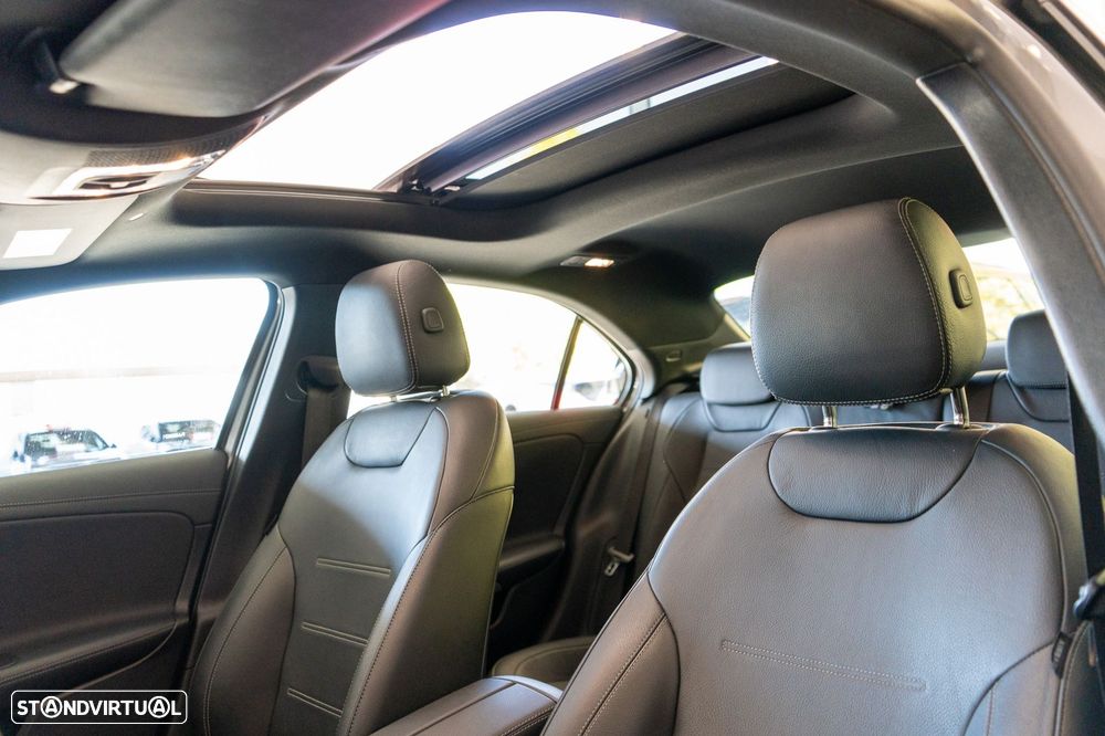 Mercedes-Benz A 250 Limousine e 8G-DCT AMG Line - 7