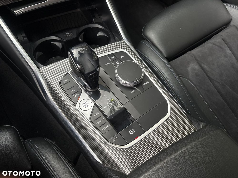 BMW Seria 3 318i - 18