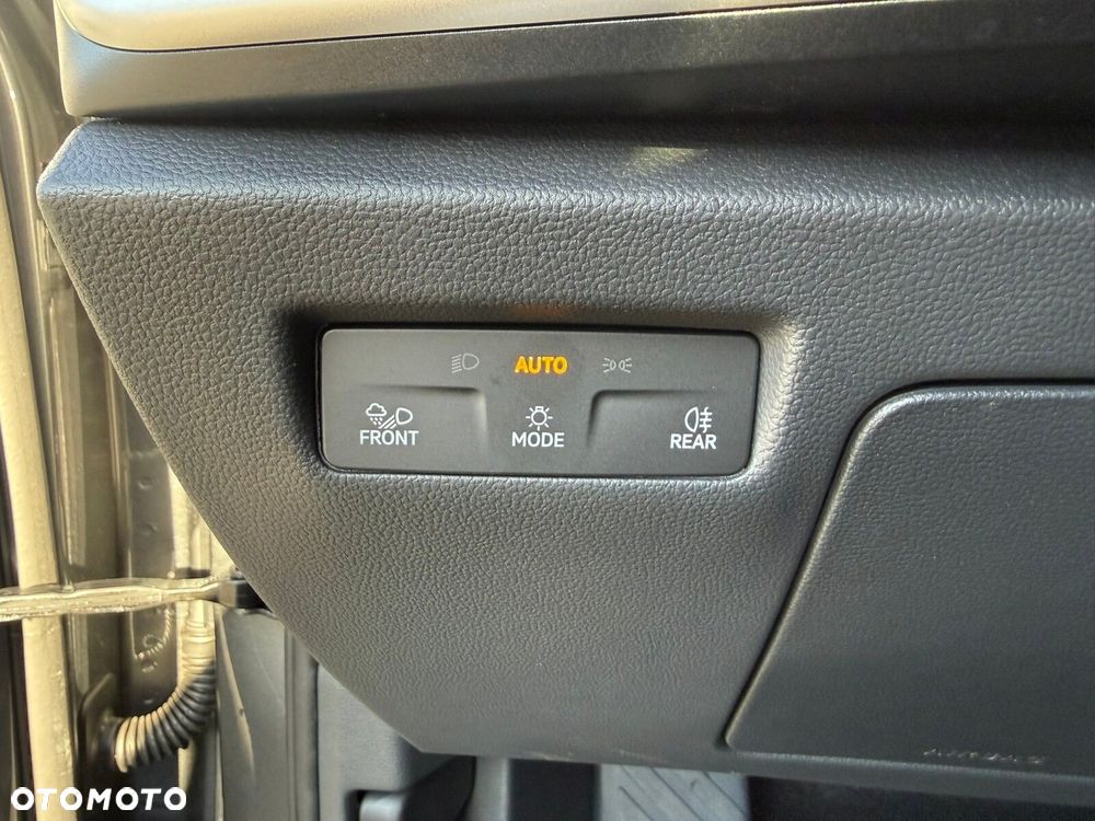 Skoda Superb 2.0 TSI Edition 130 DSG - 13