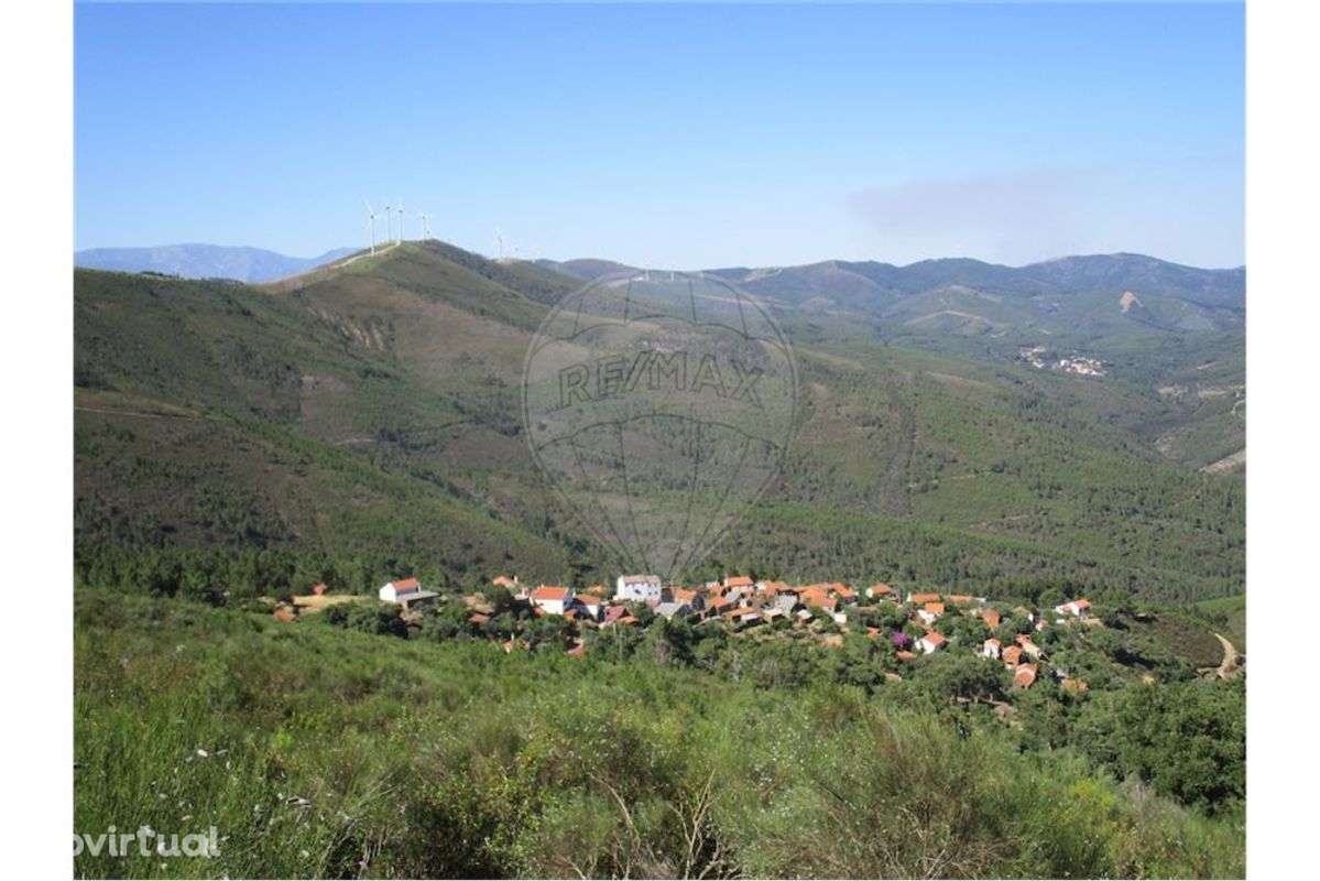 MORADIA COM QUINTAL!!! - Grande imagem: 5/50