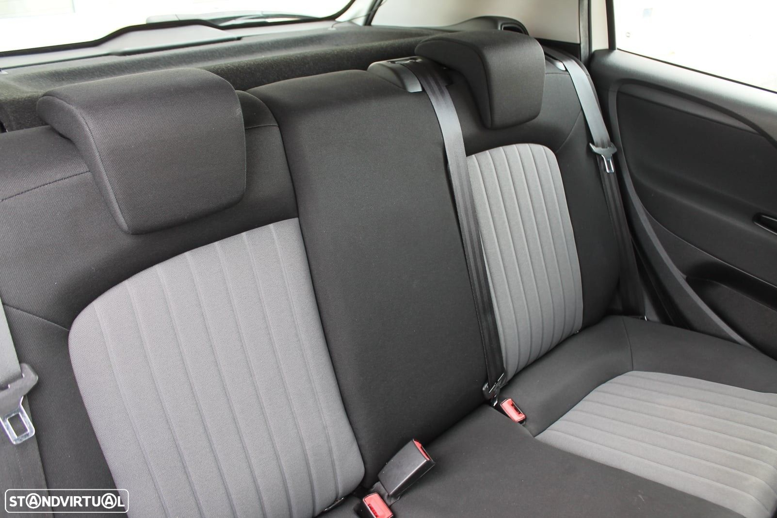 Fiat Punto 1.3 M-Jet Lounge S&S - 6