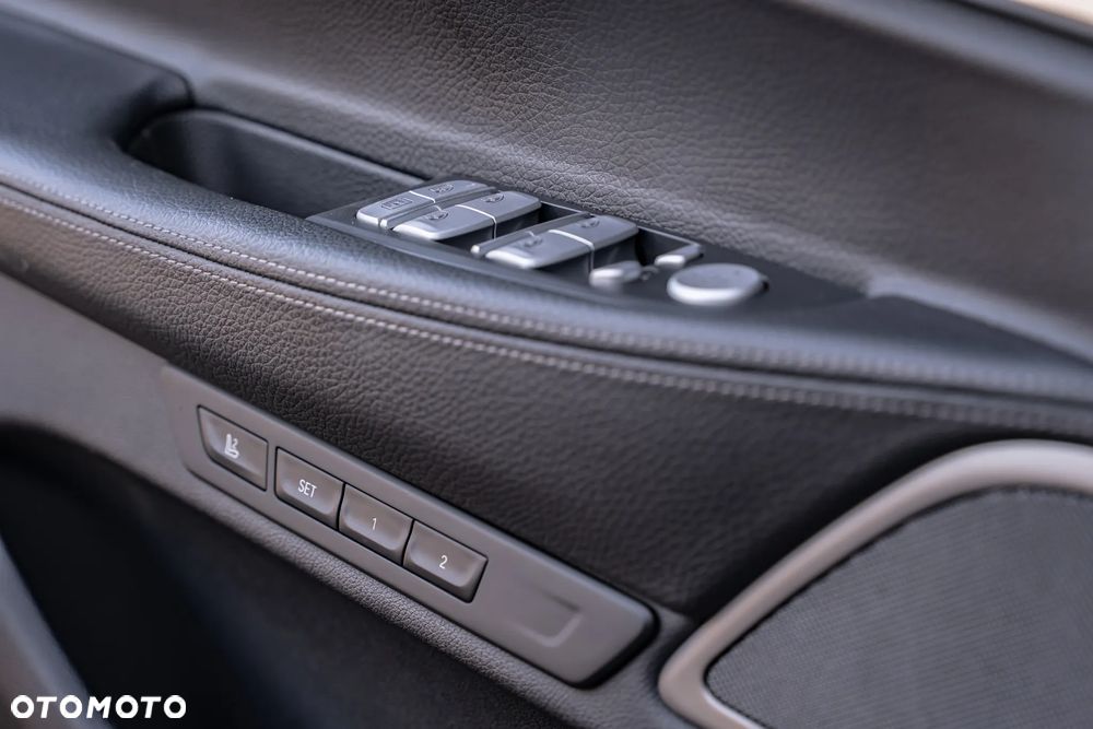 BMW Seria 7 740d xDrive sport - 38