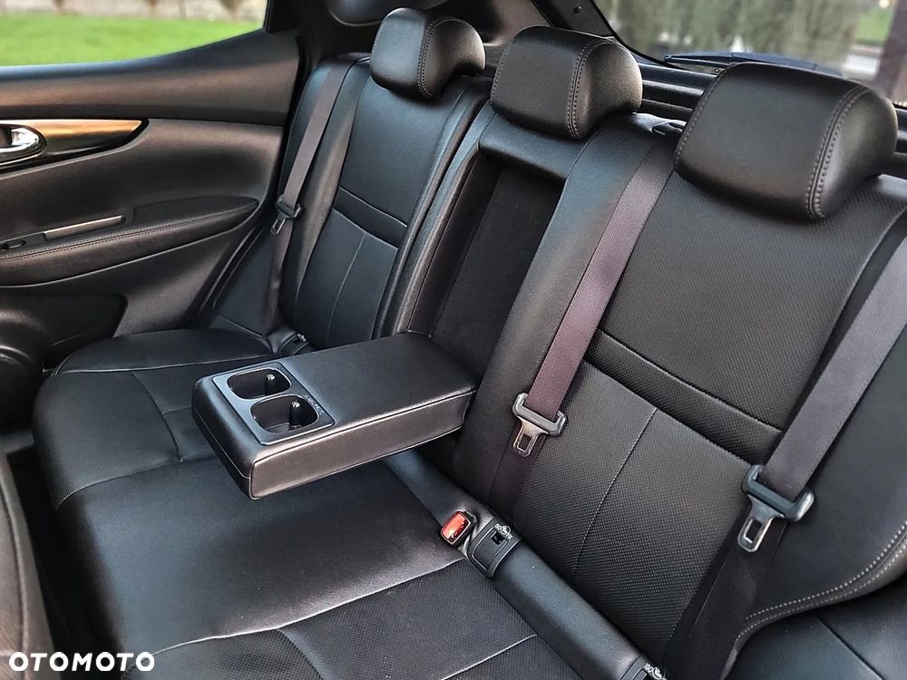 Nissan Qashqai 1.6 dCi Xtronic TEKNA+ - 27