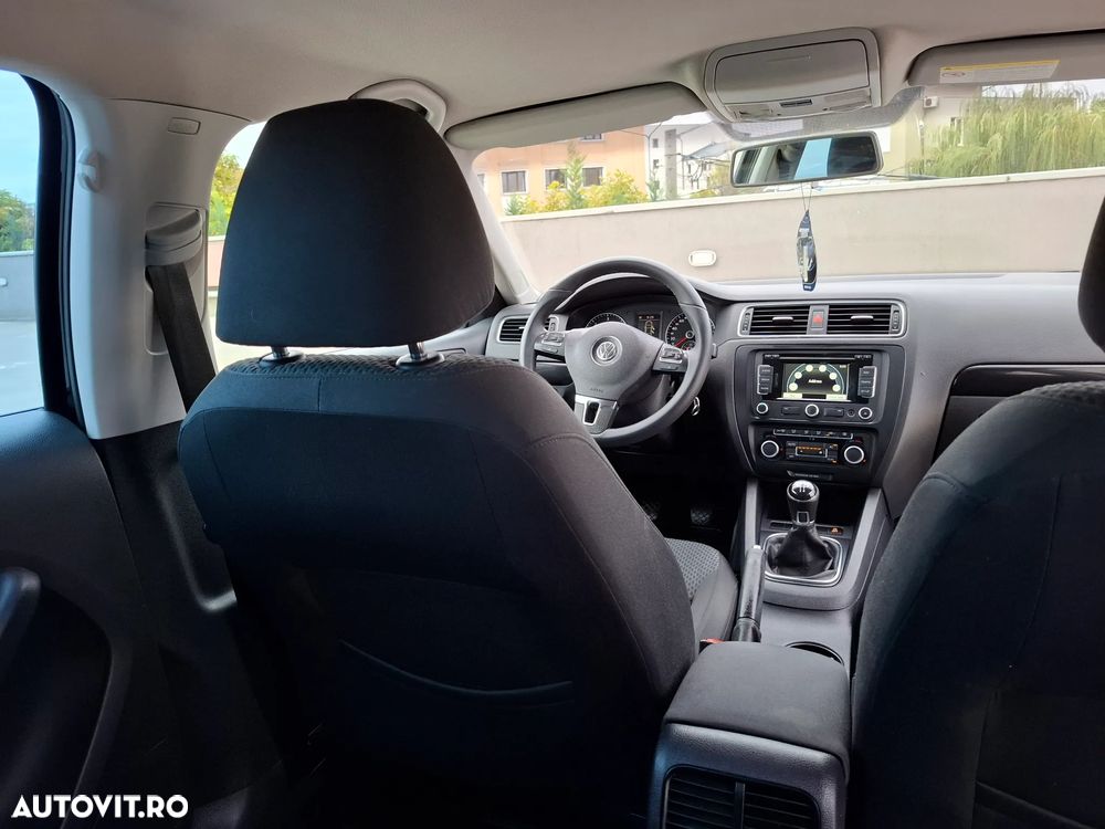Volkswagen Jetta 1.6 TDI Blue Motion Technology Comfortline - 8