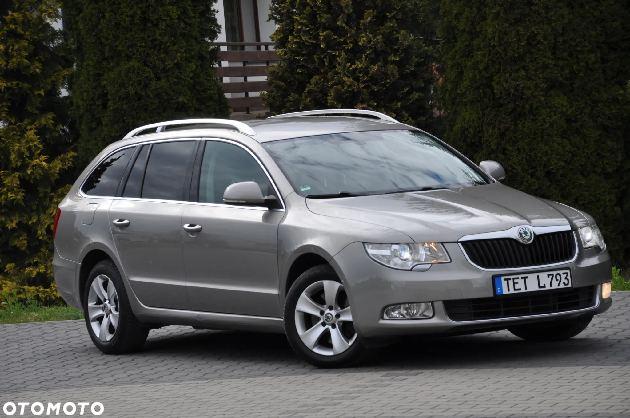 Skoda Superb 2.0 TDI Exclusive - 2