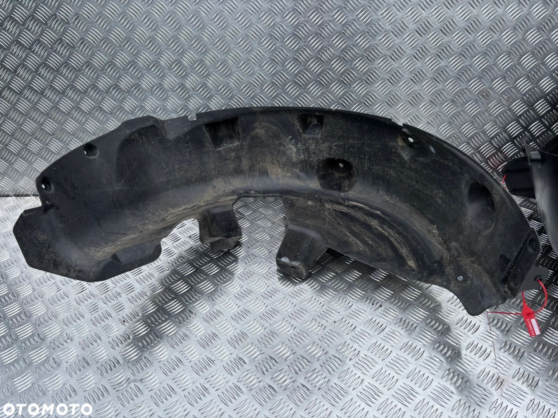 NADKOLE PRAWY TYL RENAULT CAPTUR II 2 767484221R - 1