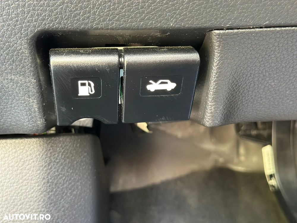 Nissan Qashqai 1.5 DCI Start/Stop N-Connecta - 21