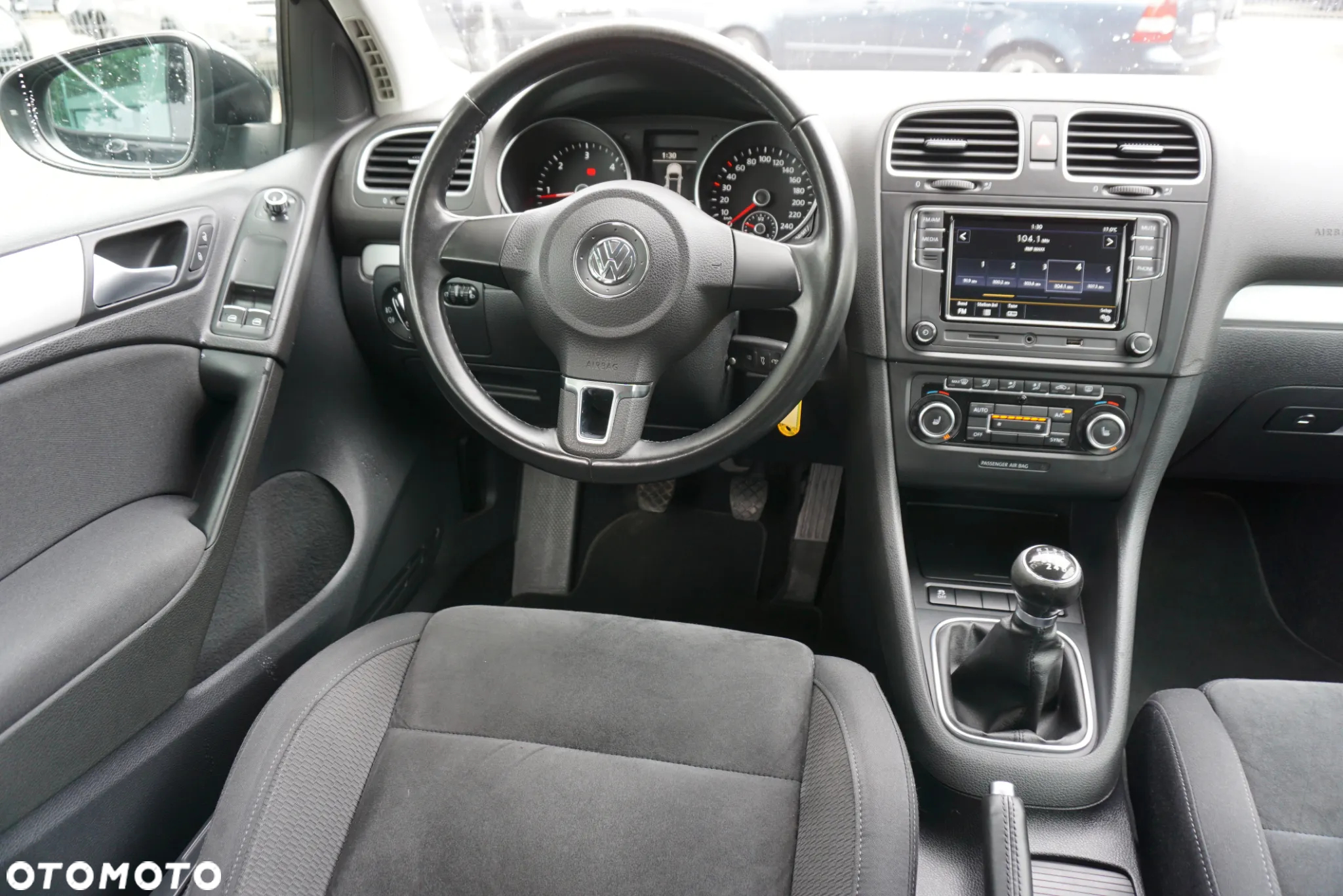 Volkswagen Golf 2.0 TDI DPF Style - 14