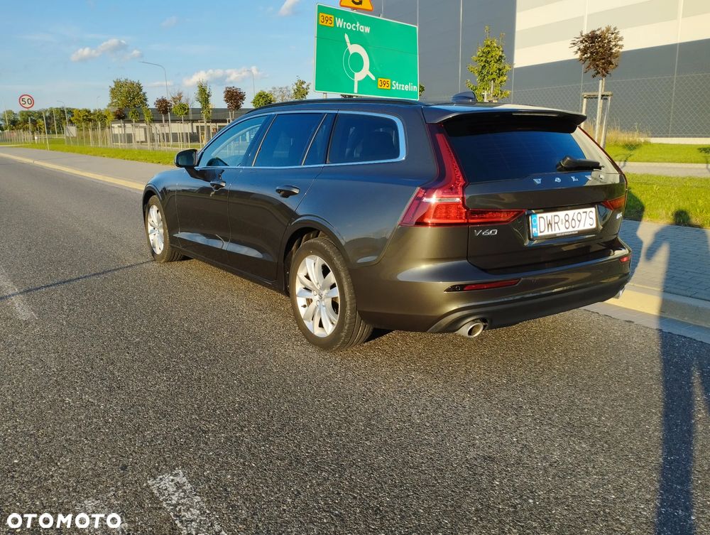 Volvo V60 B3 B Momentum - 19