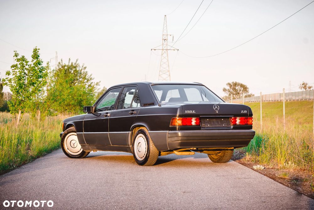 Mercedes-Benz W201 (190) - 6