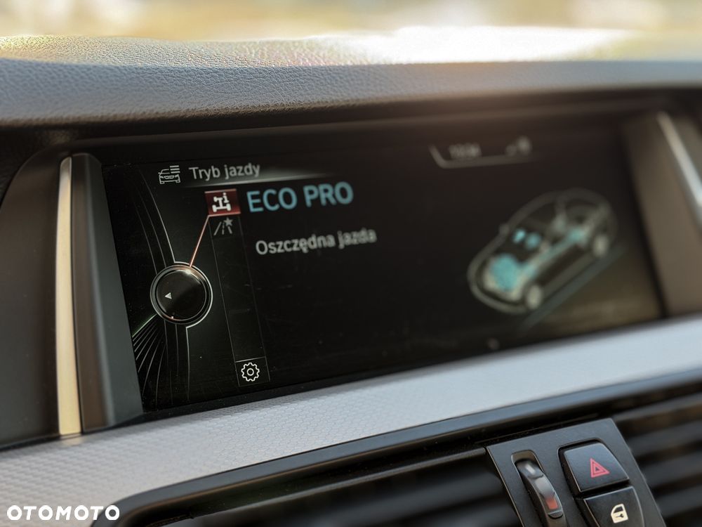 BMW Seria 5 520d xDrive - 21