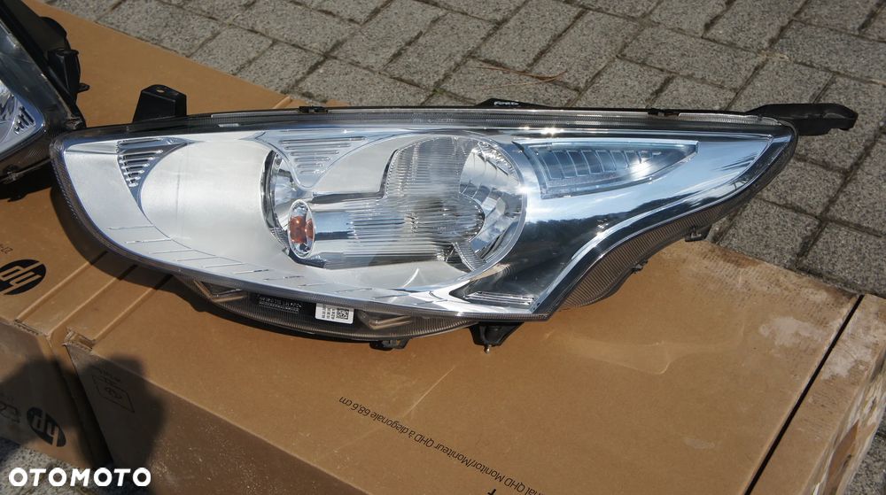 PRZEDNIA LEWA PRAWA LAMPA FORD B-MAX B MAX - 2