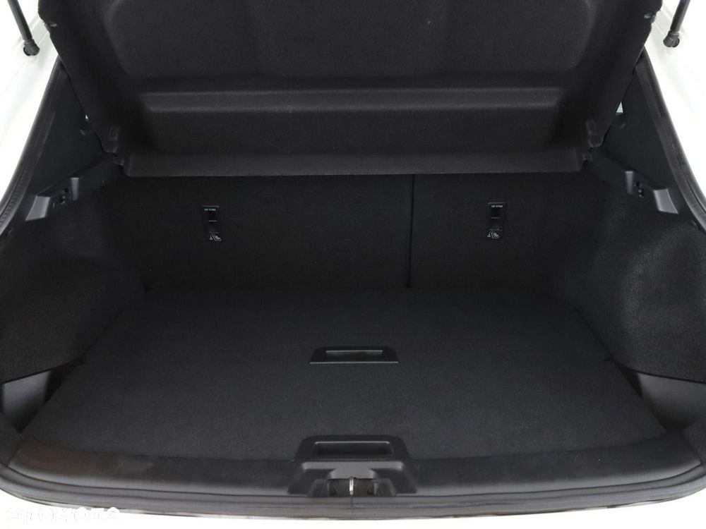 Nissan Qashqai 1.6 DCi N-Connecta Xtronic - 21